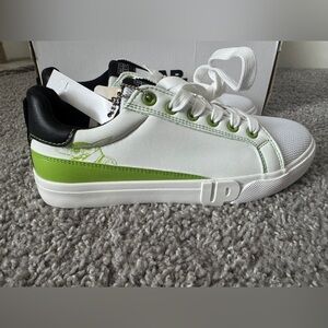 NIB Star Wars Mandalorian White Sneakers Size 7